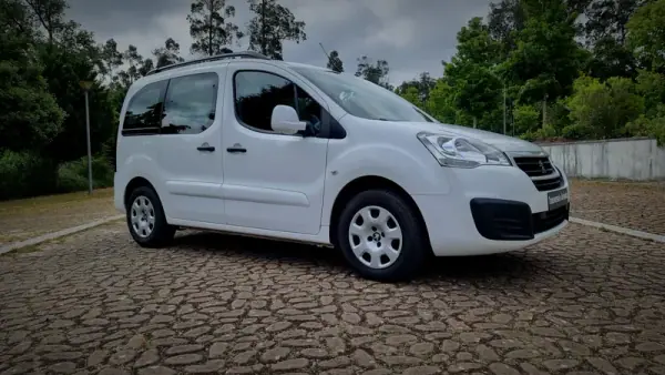 Peugeot Partner 2018 - 14900 EUR, 160000 km - AUTO.MOTO.pt - 160000km - foto 22 de 23