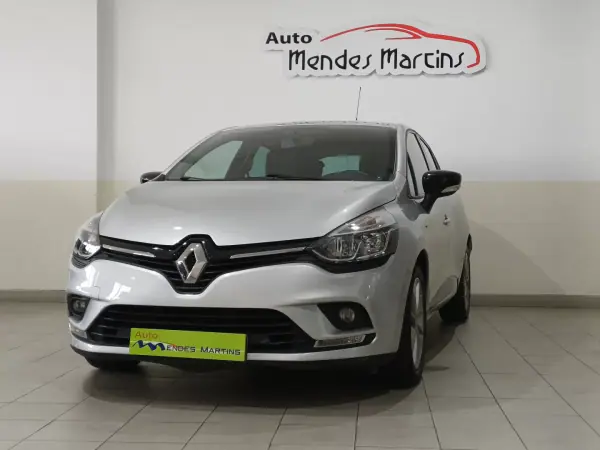 Renault Clio 2017 - 12190 EUR, 82674 km - AUTO.MOTO.pt - 82674km - foto 3 de 12