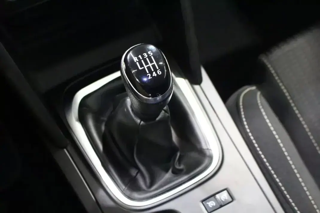 Renault Mégane Sport Tourer 2017 - 9900 EUR, 190000 km - AUTO.MOTO.pt - 190000km - foto 23 de 25
