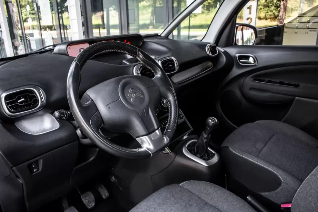 Citroën C3 Picasso 2017 - 7450 EUR, 79899 km - AUTO.MOTO.pt - 79899km - foto 17 de 27