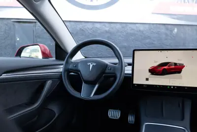 Tesla Model 3 2022 - 32900 EUR, 57000 km - AUTO.MOTO.pt - 57000km - foto 10 de 26