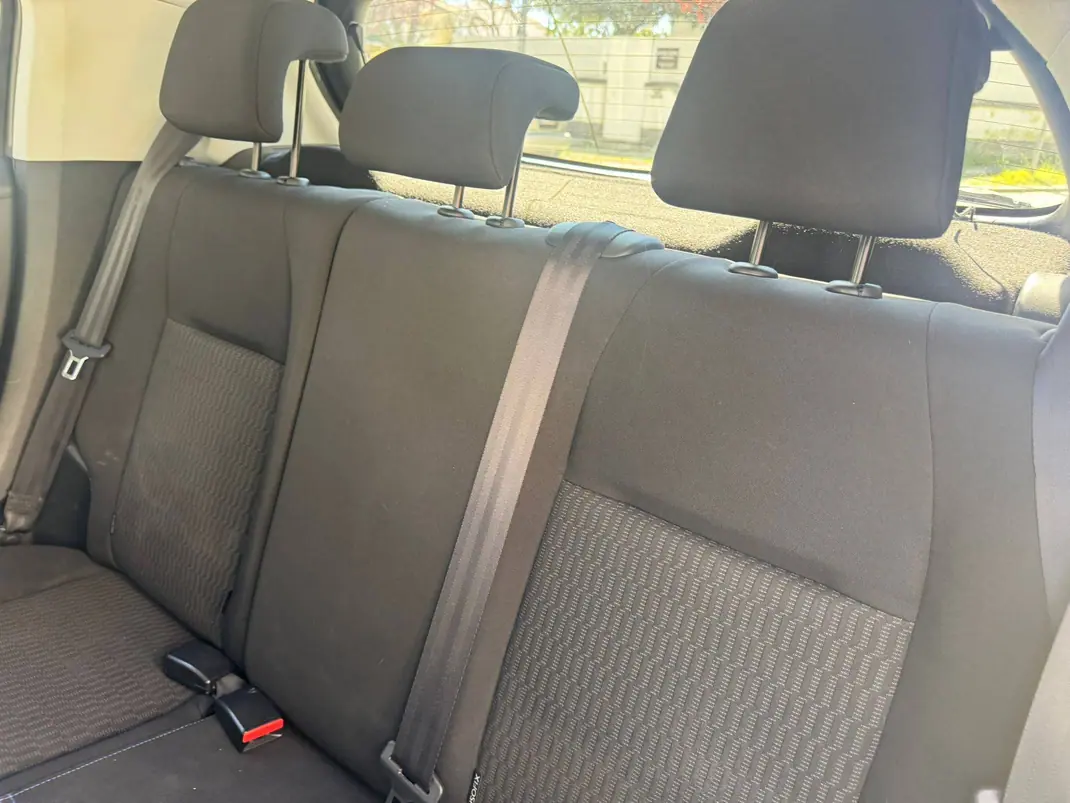 Peugeot 208 2019 - 10500 EUR, 136500 km - AUTO.MOTO.pt - 136500km - foto 7 de 8