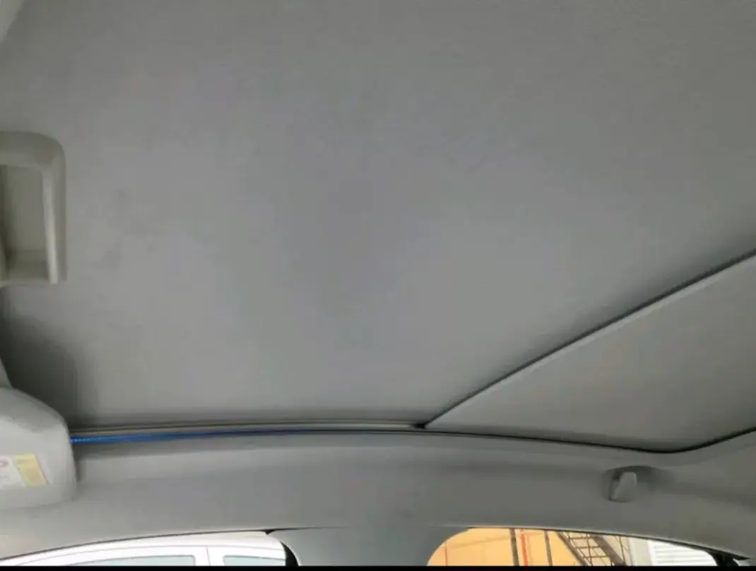 Peugeot 208 2017 - 8490 EUR, 137427 km - AUTO.MOTO.pt - 137427km - foto 3 de 5