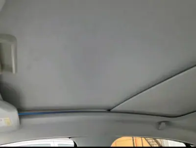 Peugeot 208 2017 - 8490 EUR, 137427 km - AUTO.MOTO.pt - 137427km - foto 3 de 5