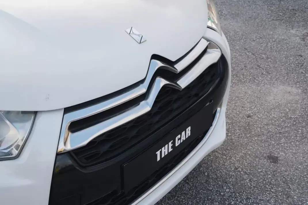 Citroën DS4 2012 - 8900 EUR, 204700 km - AUTO.MOTO.pt - 204700km - foto 4 de 23