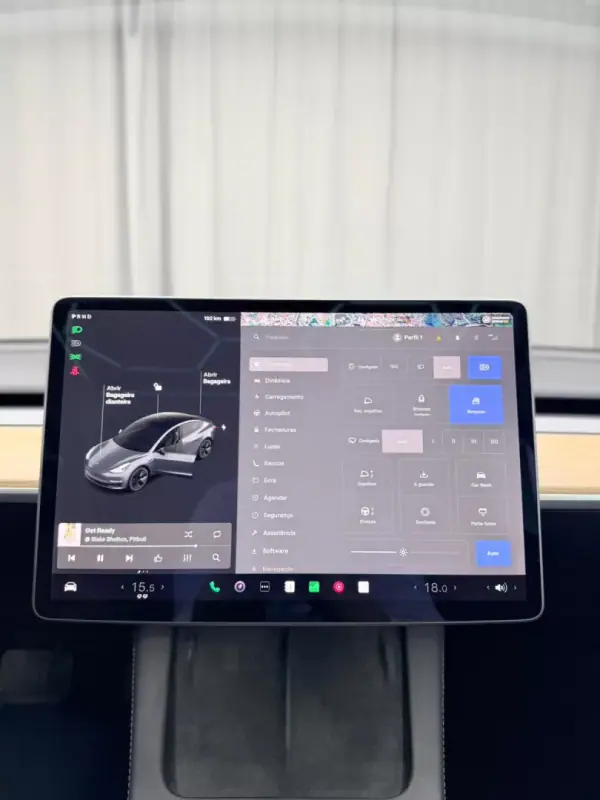 Tesla Model 3 2022 - 27999 EUR, 68900 km - AUTO.MOTO.pt - 68900km - foto 15 de 20