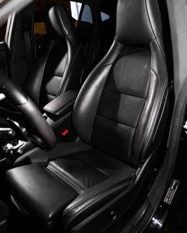 Mercedes-Benz CLA 45 AMG 2017 - 37950 EUR, 85000 km - AUTO.MOTO.pt - 85000km - foto 35 de 37