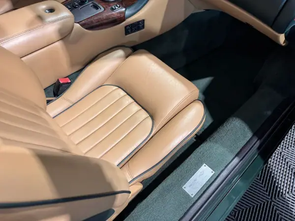 Aston Martin DB7 Vantage Coupé 1997 - 57500 EUR, 41000 km - AUTO.MOTO.pt - 41000km - foto 40 de 60