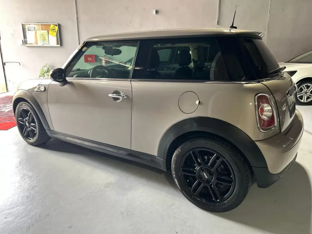MINI 3 Portas 2012 - 8000 EUR, 228000 km - 228000km - foto 2 de 27