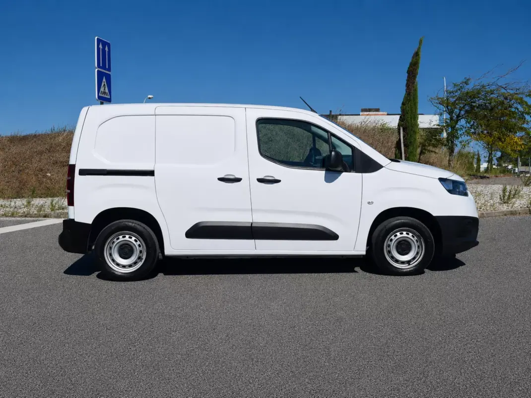 Toyota Proace 2023 - 17700 EUR, 42993 km - 42993km - foto 18 de 18