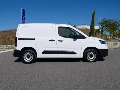 Toyota Proace 2023 - 17700 EUR, 42993 km - 42993km - foto 18 de 18