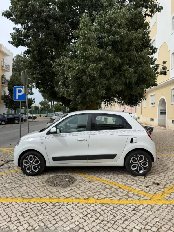 Renault Twingo 2020 - 12350 EUR, 40000 km - AUTO.MOTO.pt - 40000km - foto 9 de 12