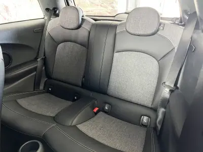 MINI Electric 2020 - 18900 EUR, 56462 km - AUTO.MOTO.pt - 56462km - foto 23 de 24