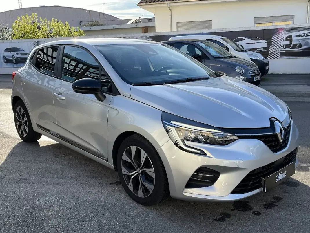 Renault Clio 2023 - 15450 EUR, 66000 km - AUTO.MOTO.pt - 66000km - foto 3 de 43