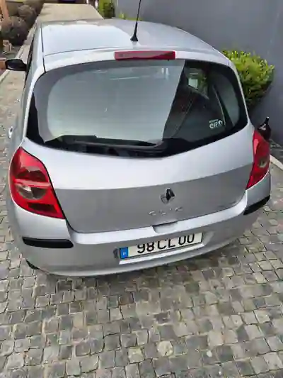 Renault Clio 2006 - 3900 EUR, 233869 km - 233869km - foto 6 de 15