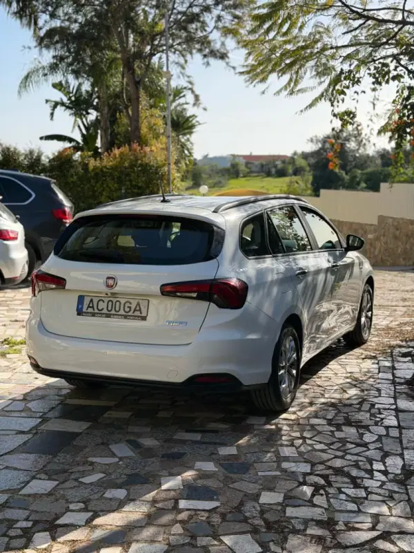 Fiat Tipo 2020 - 12900 EUR, 106811 km - AUTO.MOTO.pt - 106811km - foto 4 de 8