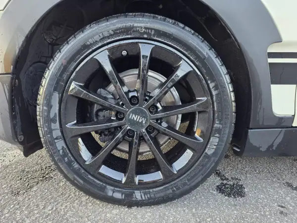 MINI Clubman 2018 - 15990 EUR, 184000 km - AUTO.MOTO.pt - 184000km - foto 11 de 42
