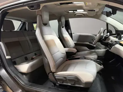 BMW i3 2020 - 23500 EUR, 104874 km - AUTO.MOTO.pt - 104874km - foto 9 de 20