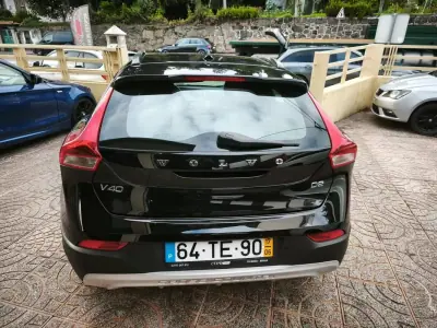 Volvo V40 Cross Country 2017 - 18500 EUR, 100000 km - AUTO.MOTO.pt - 100000km - foto 10 de 34