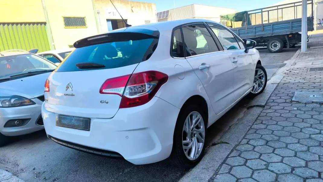 Citroën C4 2011 - 8900 EUR, 160000 km - AUTO.MOTO.pt - 160000km - foto 6 de 18