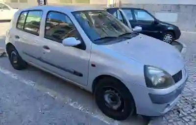 Renault Clio 2002 - 2500 EUR, 97000 km - foto 1 de 15