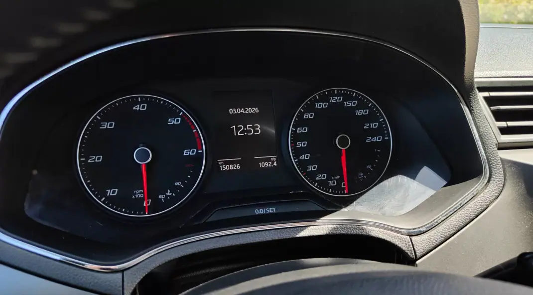 SEAT Ibiza 2018 - 11990 EUR, 150000 km - AUTO.MOTO.pt - 150000km - foto 28 de 30