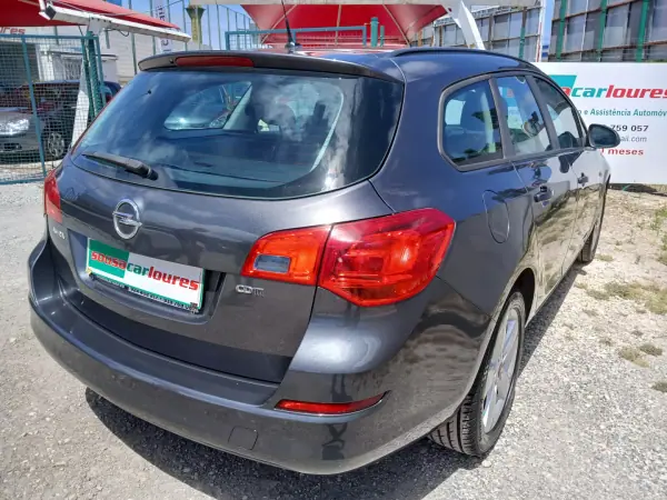 Opel Astra Sports Tourer 2011 - 6750 EUR, 153222 km - AUTO.MOTO.pt - 153222km - foto 8 de 25