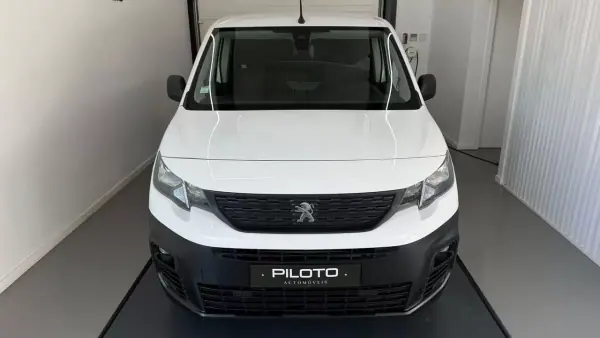Peugeot PARTNER GIRAFON 2019 - 12990 EUR, 173169 km - AUTO.MOTO.pt - 173169km - foto 3 de 23