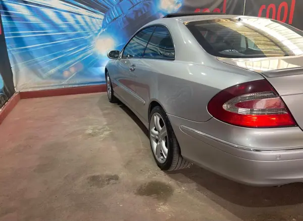 Mercedes-Benz CLK 220 2005 - 10999 EUR, 223000 km - AUTO.MOTO.pt - 223000km - foto 17 de 44
