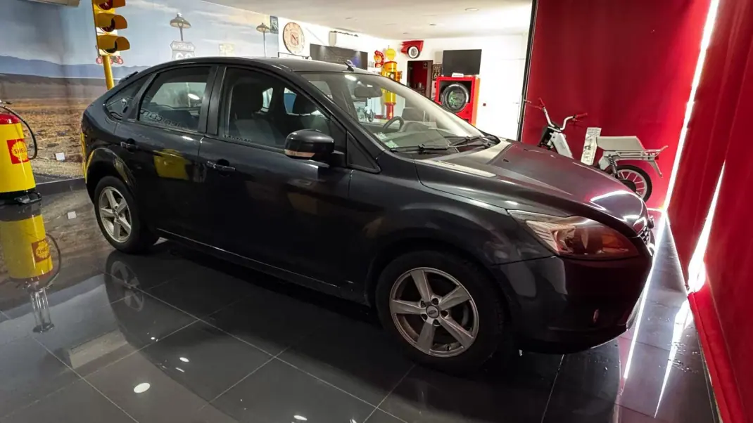Ford Focus 2008 - 5990 EUR, 210940 km - AUTO.MOTO.pt - 210940km - foto 6 de 14