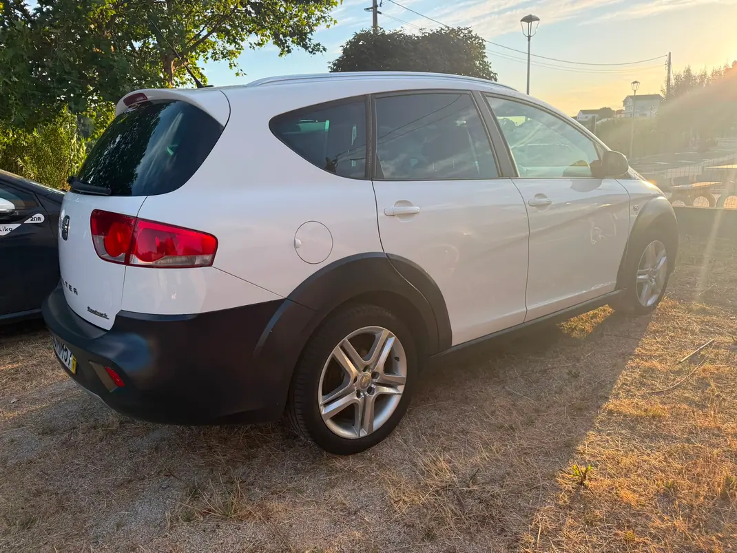 SEAT Altea 2011 - 4900 EUR, 234300 km - AUTO.MOTO.pt - 234300km - foto 1 de 9