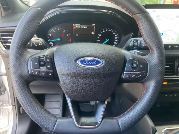 Ford Focus 2023 - 20590 EUR, 37780 km - AUTO.MOTO.pt - 37780km - foto 11 de 23