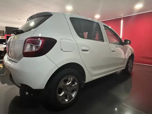 Dacia Sandero 2015 - 8500 EUR, 58577 km - 58577km - foto 7 de 19