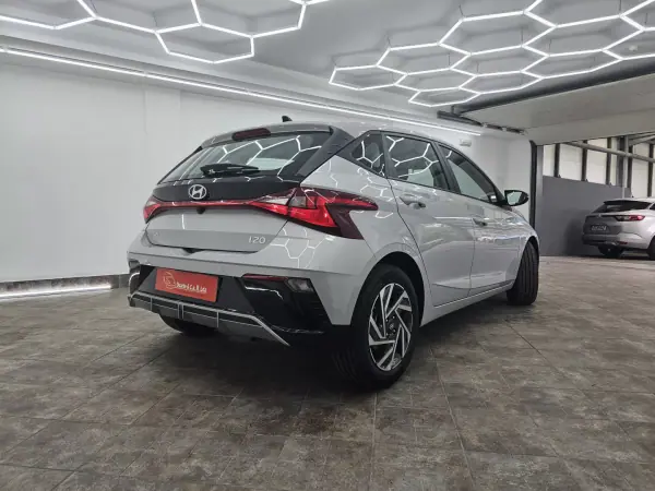 Hyundai i20 2026 - 20350 EUR, 1812 km - AUTO.MOTO.pt - 1812km - foto 10 de 37