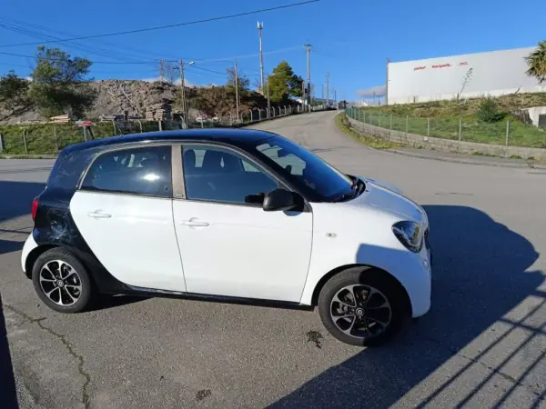 Smart ForFour 2016 - 9900 EUR, 66000 km - AUTO.MOTO.pt - 66000km - foto 5 de 25