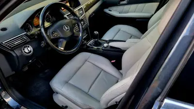 Mercedes-Benz E 220 2010 - 17450 EUR, 226000 km - AUTO.MOTO.pt - 226000km - foto 7 de 24