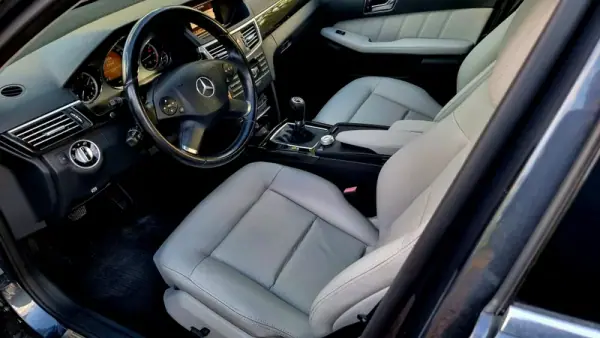 Mercedes-Benz E 220 2010 - 17450 EUR, 226000 km - AUTO.MOTO.pt - 226000km - foto 7 de 24