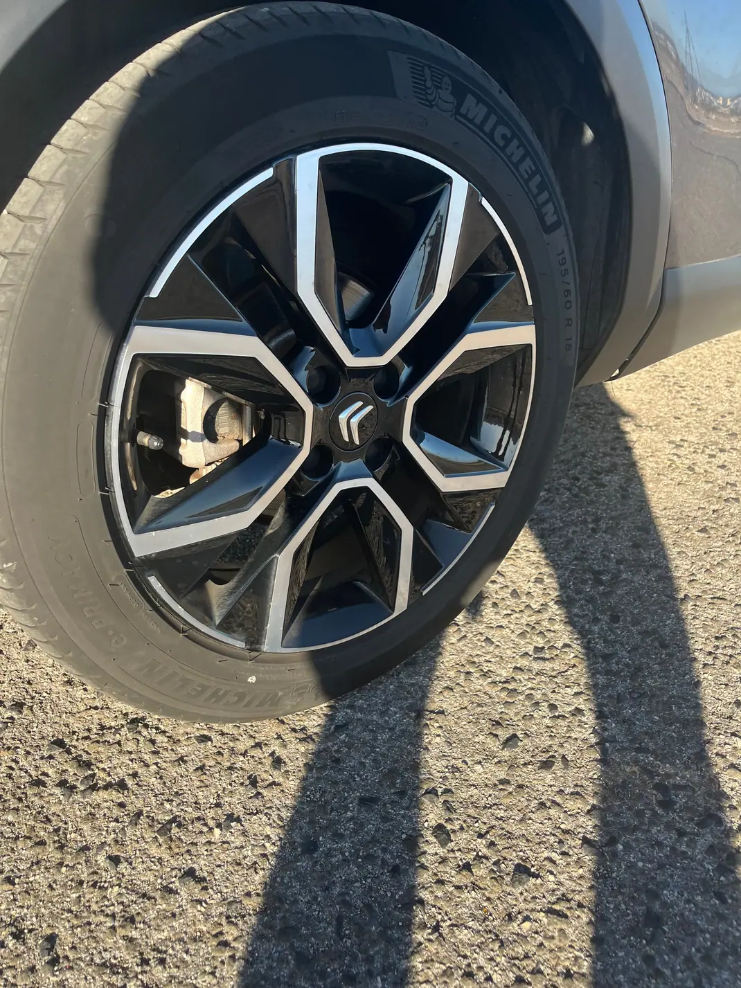 Citroën e-C4 2023 - 20990 EUR, 18450 km - 18450km - foto 6 de 13
