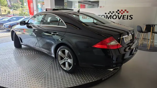 Mercedes-Benz CLS 320 2008 - 11900 EUR, 248910 km - 248910km - foto 20 de 64