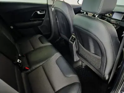 Kia Niro 2017 - 15750 EUR, 75577 km - AUTO.MOTO.pt - 75577km - foto 8 de 10