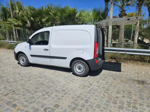 Mercedes-Benz 2014 - 7650 EUR, 170000 km - AUTO.MOTO.pt - 170000km - foto 3 de 8