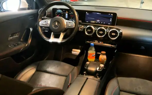 Mercedes-Benz A 180 2019 - 26500 EUR, 140000 km - AUTO.MOTO.pt - 140000km - foto 2 de 3