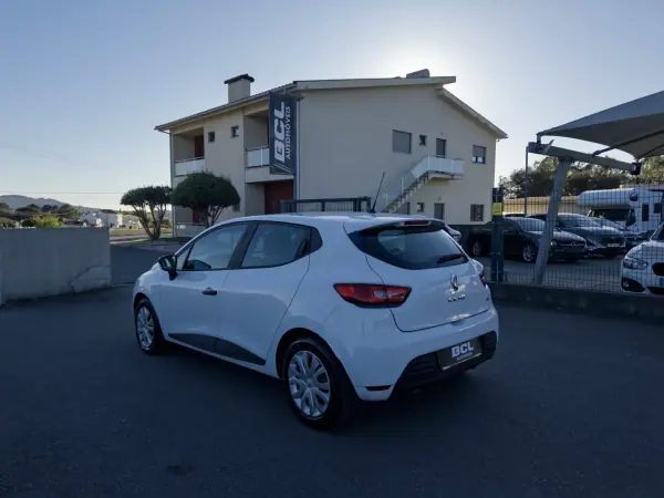 Renault Clio VAN 1.5 Blue DCi AIR NAV 2017 - 8990 EUR, 231000 km - AUTO.MOTO.pt - 231000km - foto 5 de 26