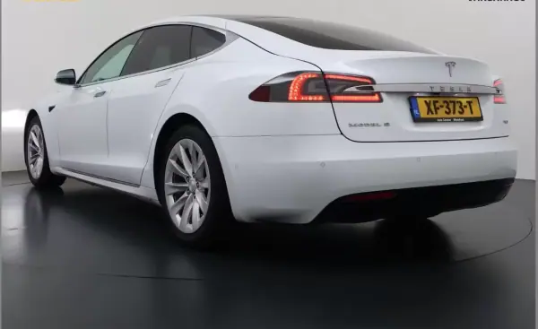 Tesla Model S 2018 - 25900 EUR, 240392 km - AUTO.MOTO.pt - 240392km - foto 7 de 37