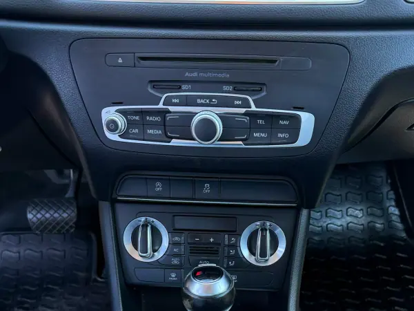 Audi Q3 2011 - 13900 EUR, 277000 km - AUTO.MOTO.pt - 277000km - foto 13 de 21