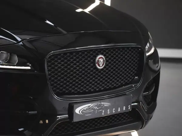 Jaguar F-Pace 2017 - 24990 EUR, 151545 km - AUTO.MOTO.pt - 151545km - foto 10 de 23