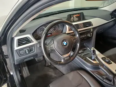 BMW 318 2017 - 21490 EUR, 121861 km - AUTO.MOTO.pt - 121861km - foto 6 de 17
