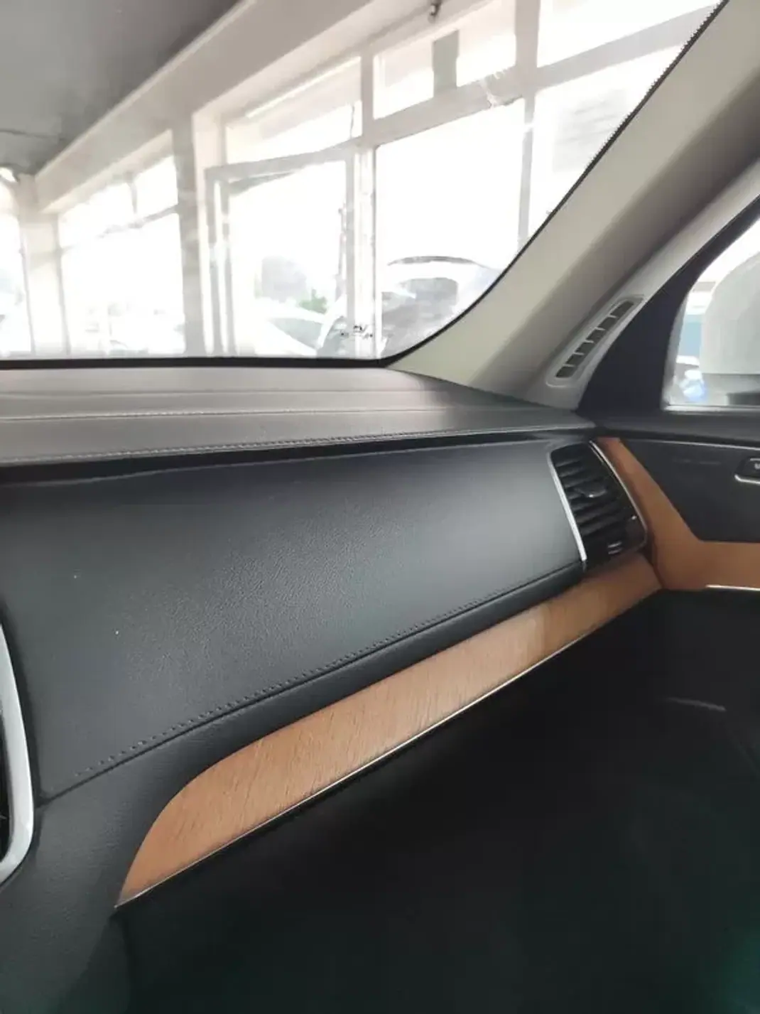 Volvo XC 90 2021 - 49950 EUR, 70500 km - AUTO.MOTO.pt - 70500km - foto 40 de 41