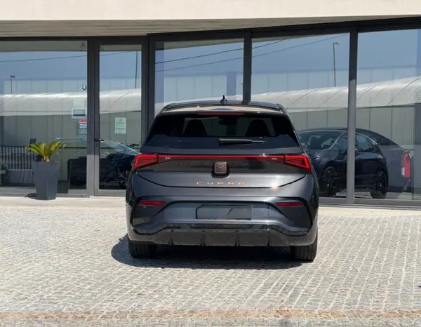 Cupra Born 2022 — foto 3 de 15