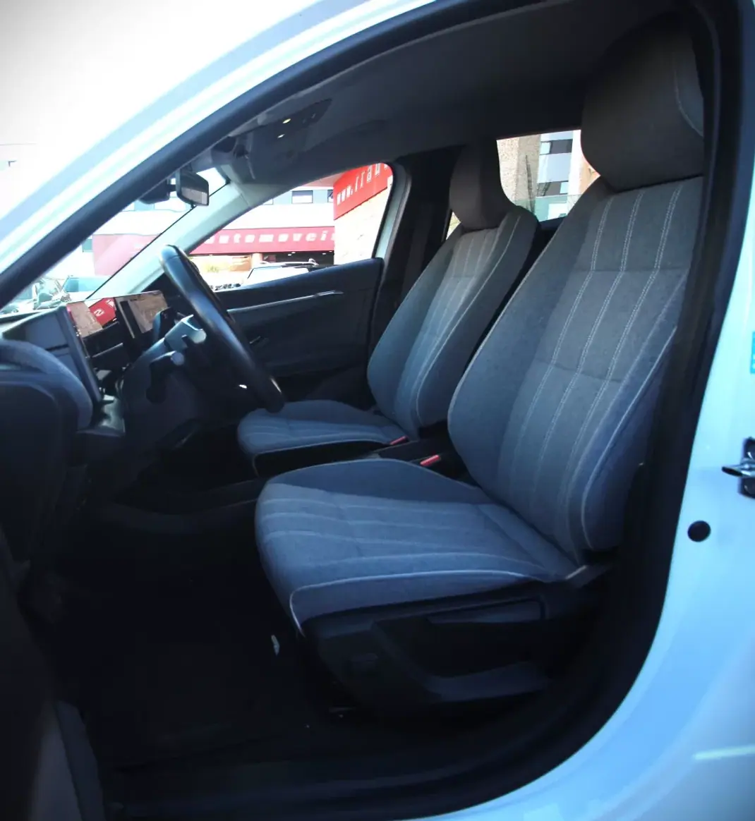 Renault Mégane E-Tech 2022 - 21000 EUR, 31000 km - AUTO.MOTO.pt - 31000km - foto 8 de 29